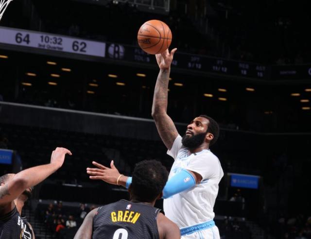 开云体育官网-被轻视的篮板怪兽！庄神像霍华德一样在湖人救赎？