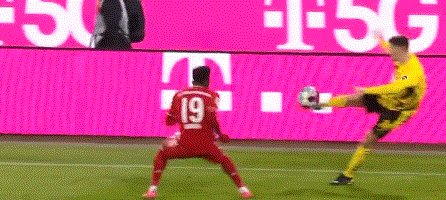 【德甲】哈兰德2响伤退 莱万戴帽 拜仁4比2逆转多特